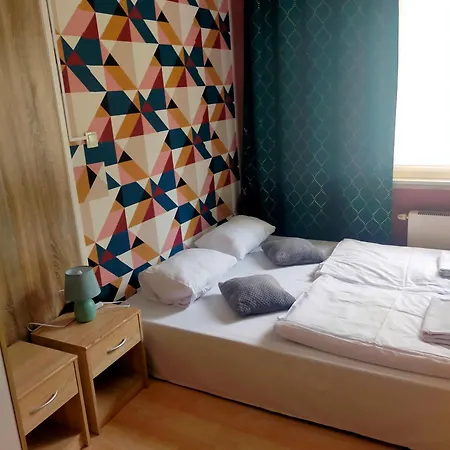 Madeira Hostal *