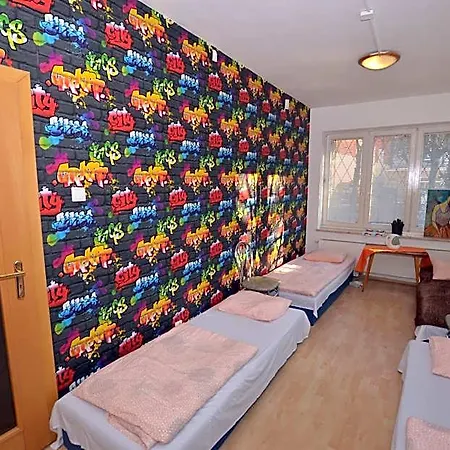 Madeira Hostel *